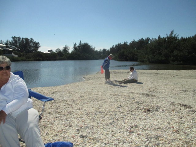 ESC Members Shelling on Palm Island - Feb 28 - 2014 - Slide 17
