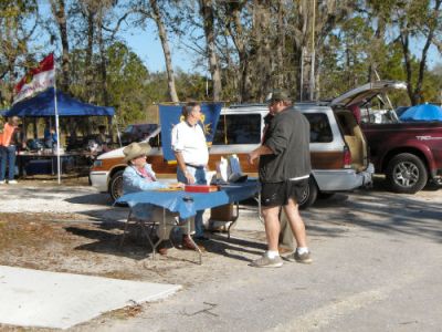 Charlotte County Tailgate-Fest <br> Photos by Dennis K4NF - Slide 11