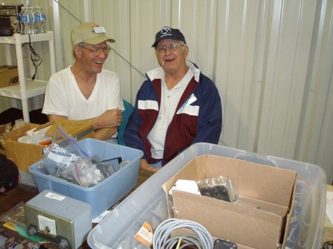EARS Members at the 2010 Orlando HamCation - Slide 3