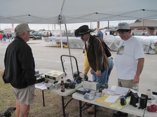 Ears Members at the 2014 Orlando Hamcation - Slide 4