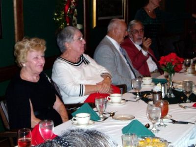 EARS Christmas Party - 2005 <br> Photos by Martin - N4FA - Slide 14