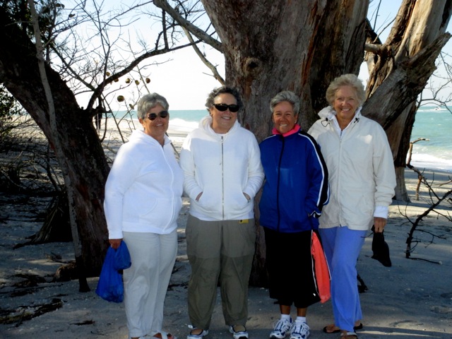 ESC Members Shelling on Palm Island - Feb 28 - 2014 - Slide 14