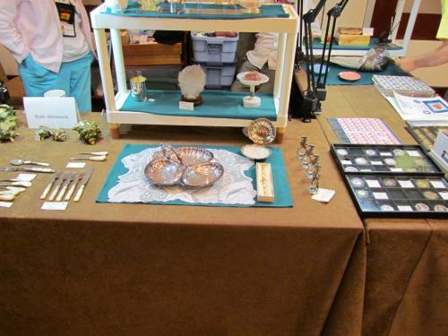 A beautiful table setting for dinner - Slide 4