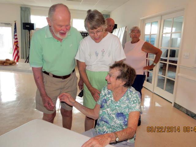 Coffee and Doughnuts with Muriel Lyon <br>
Photos by Nora Szabo - Slide 27