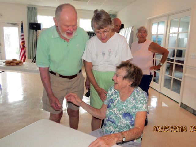 Coffee and Doughnuts with Muriel Lyon <br>
Photos by Nora Szabo - Slide 31