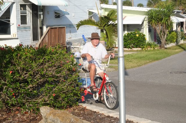 Time change party at the Tiki <br> Photos by Roger Cissa - Slide 15