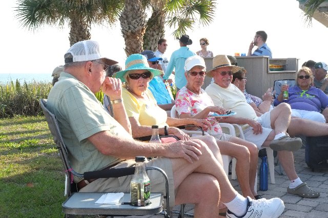 Time change party at the Tiki <br> Photos by Roger Cissa - Slide 17